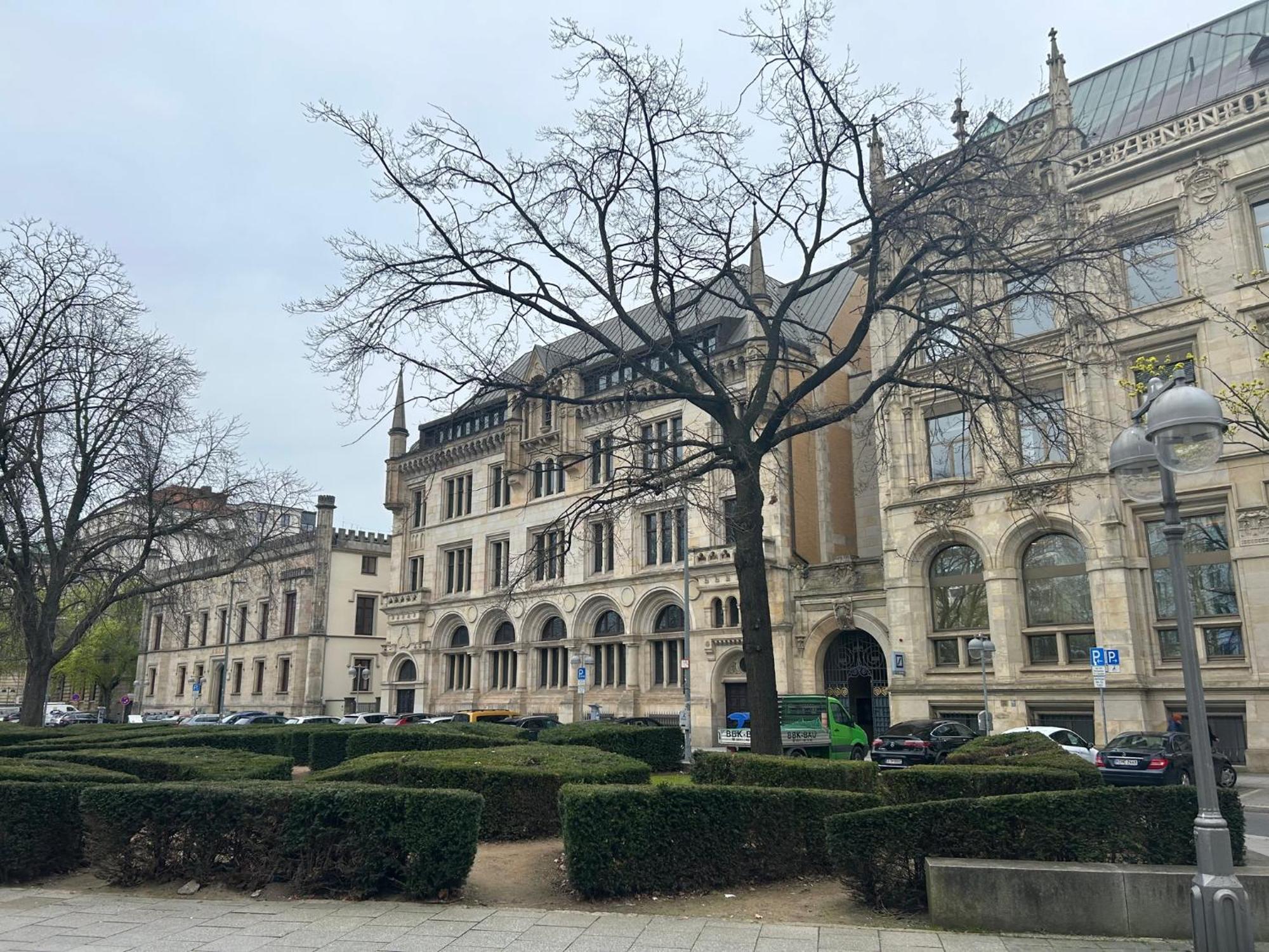 Eich-penthouse, Zentral Am Stadtwald Mit Ausblick Ueber Stadt, 24h Self Check-in, Netflix, Disneyplus Appartement