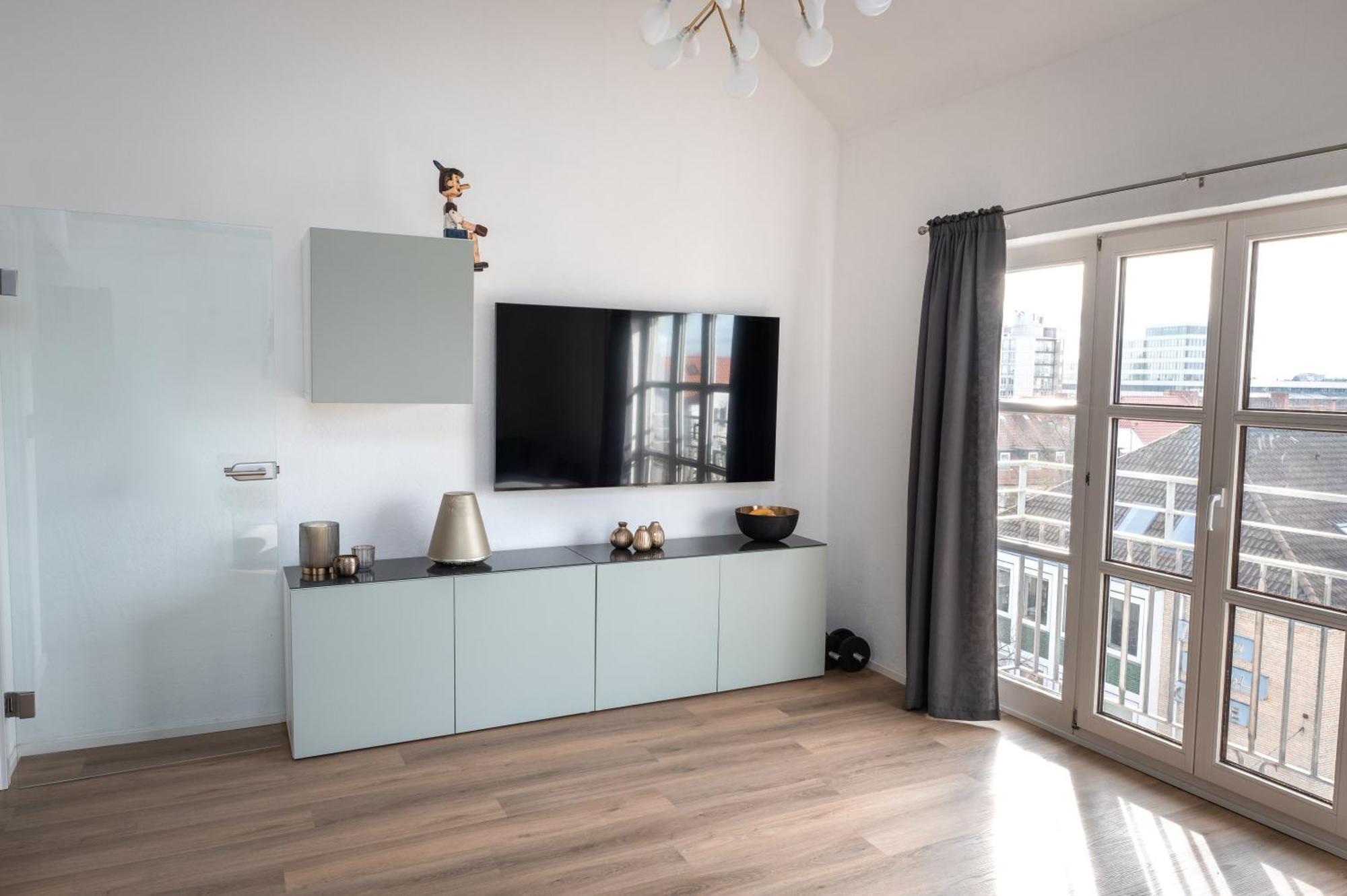 Eich-penthouse, Zentral Am Stadtwald Mit Ausblick Ueber Stadt, 24h Self Check-in, Netflix, Disneyplus Appartement