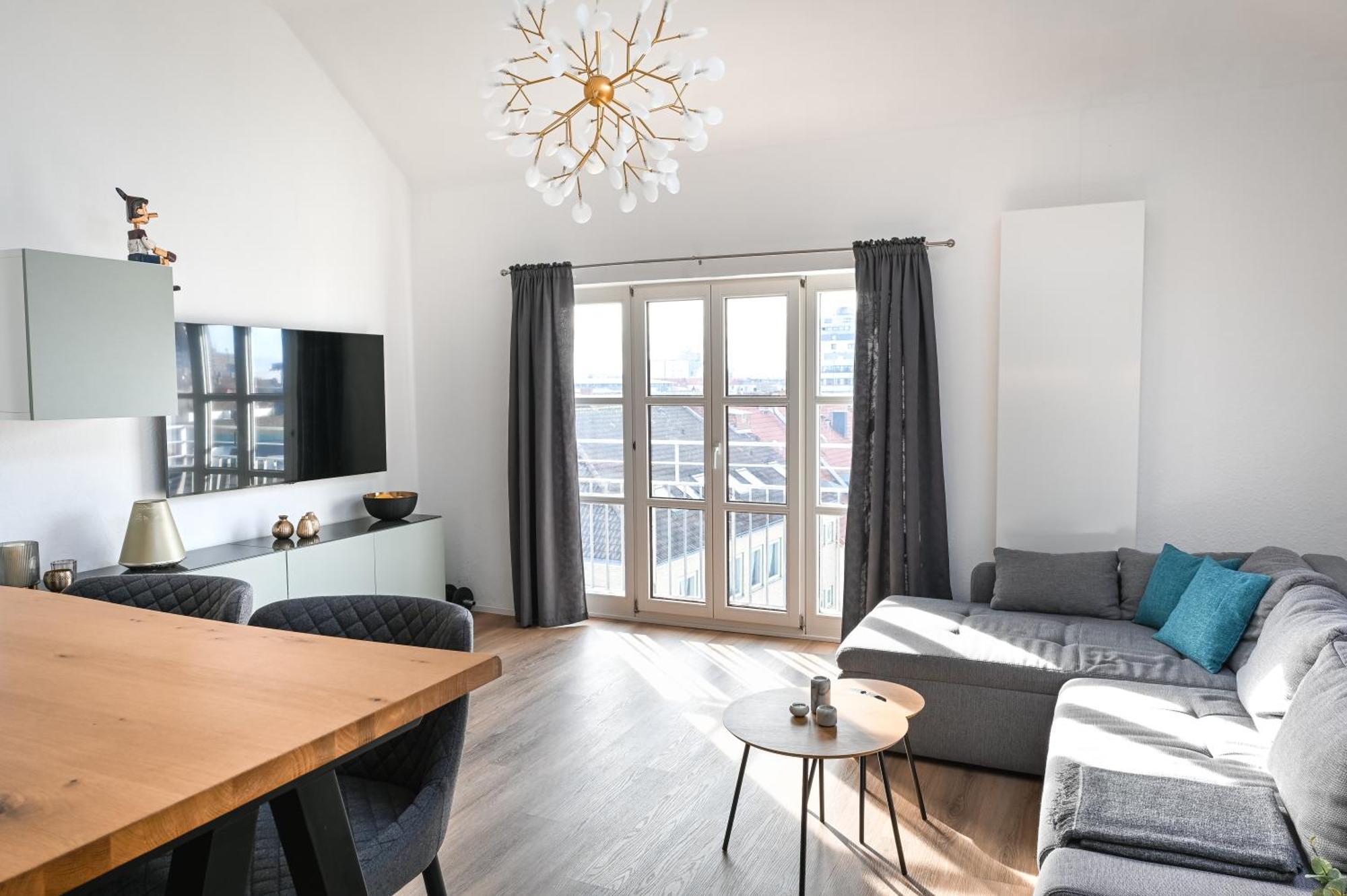 Appartement Eich-penthouse, Zentral Am Stadtwald Mit Ausblick Ueber Stadt, 24h Self Check-in, Netflix, Disneyplus