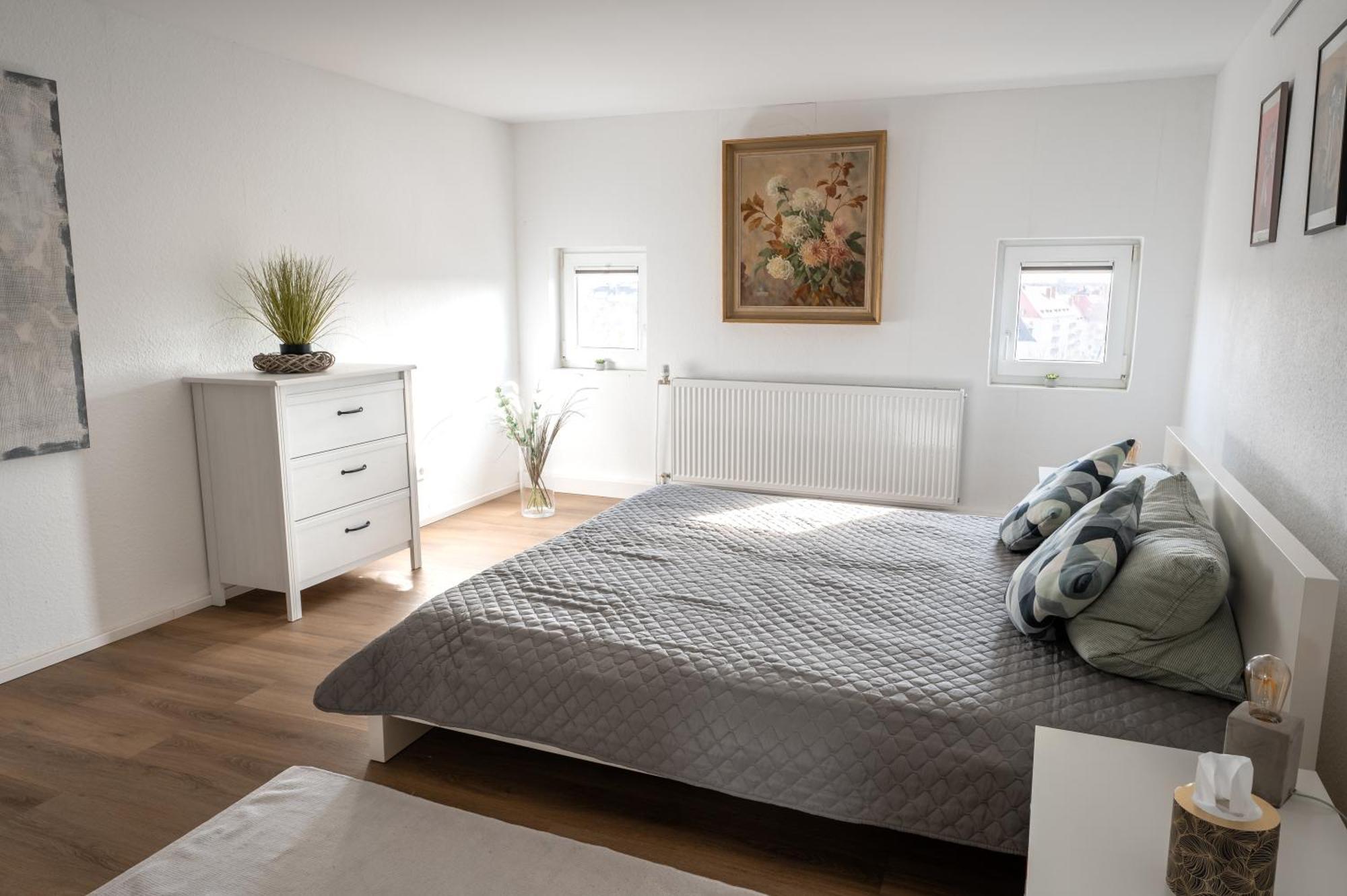 Eich-penthouse, Zentral Am Stadtwald Mit Ausblick Ueber Stadt, 24h Self Check-in, Netflix, Disneyplus Appartement Hannover